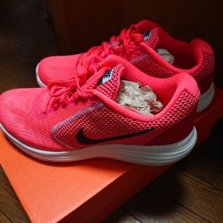 ナイキ(NIKE)のNIKE スニーカー レボリューション3 ピンク(スニーカー)