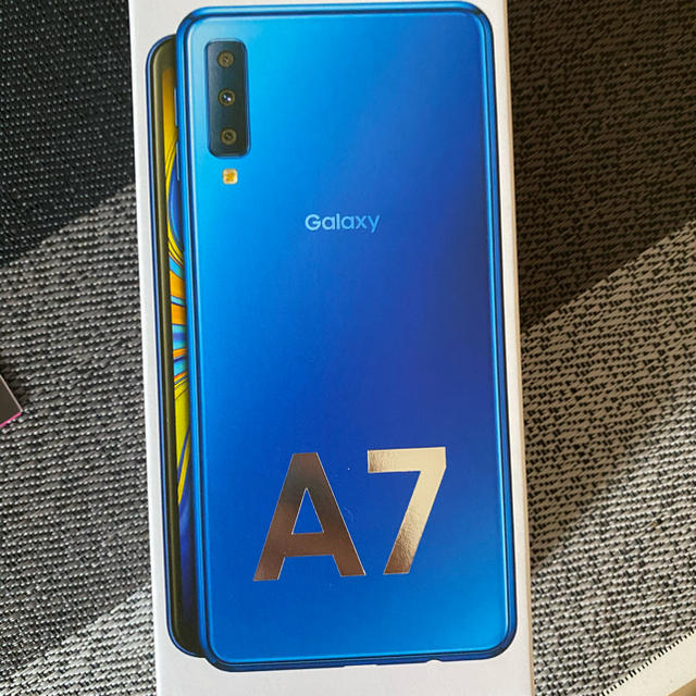 Galaxy A7 ブルー 64 GB SIMフリー