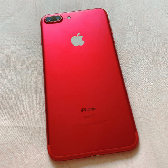 iPhone(アイフォーン)の本日割引！【美品】iPhone7 Plus 128GB  RED  スマホ/家電/カメラのスマートフォン/携帯電話(スマートフォン本体)の商品写真