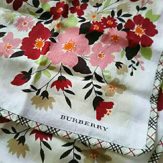 バーバリー(BURBERRY)のバーバリー 花柄ハンカチ 48cm角 未使用(ハンカチ)