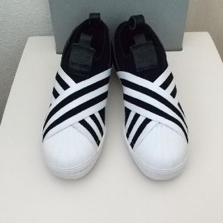 アディダス(adidas)のアディダス レデーススリッポン(スリッポン/モカシン)