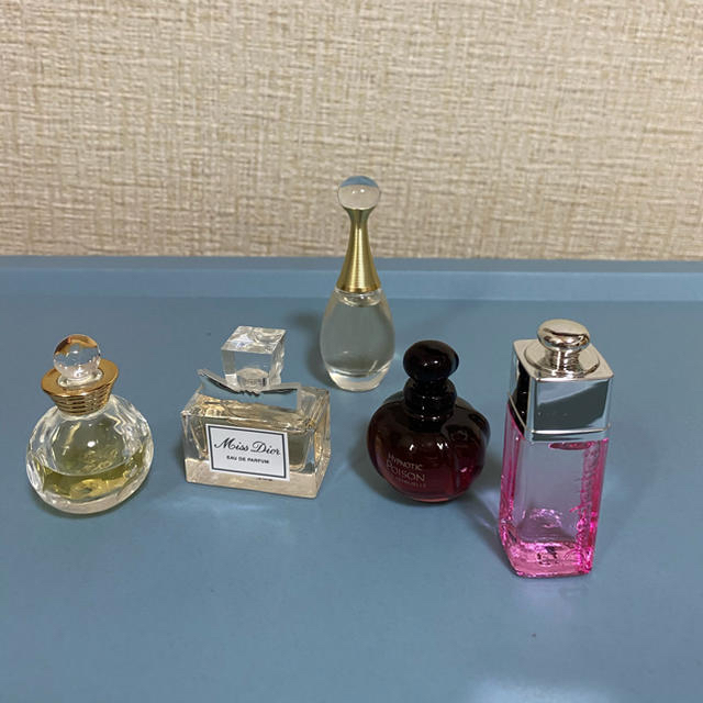 Dior(ディオール)の大幅値下げ　Dior LESPARFUMS 香水セット　5ml×5 コスメ/美容の香水(香水(女性用))の商品写真