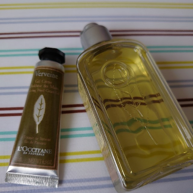 L'OCCITANE(ロクシタン)のL'OCCITANE ロクシタン シャワージェルとハンドクリーム コスメ/美容のボディケア(ボディソープ/石鹸)の商品写真
