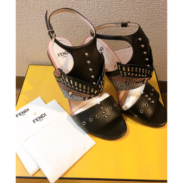 FENDI(フェンディ)のFENDI⭐︎サンダル22.5cm レディースの靴/シューズ(サンダル)の商品写真