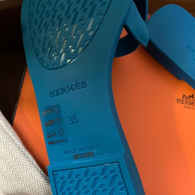 Hermes(エルメス)の値下げ　新品　エルメス　アロハサンダル　35 国内購入 レディースの靴/シューズ(サンダル)の商品写真