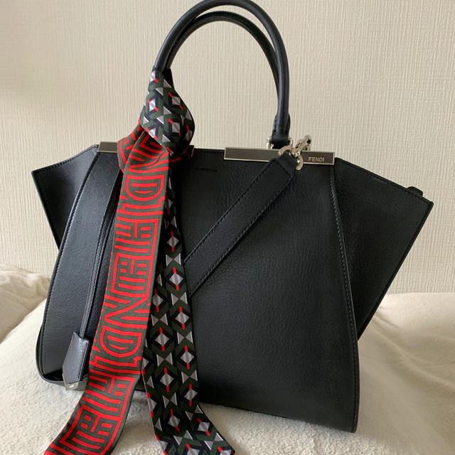 フェンディ FENDI  トロワジュール＋ビンテージタイ付ショルダーバッグ