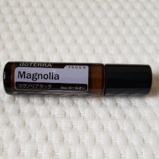 ★ドテラ★マグノリアタッチ★ロールオン★10ml×1本★(エッセンシャルオイル（精油）)