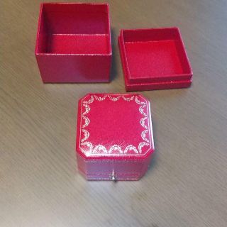 カルティエ(Cartier)のカルティエ　リングケースのみ　オフィシャル　美品(リング(指輪))