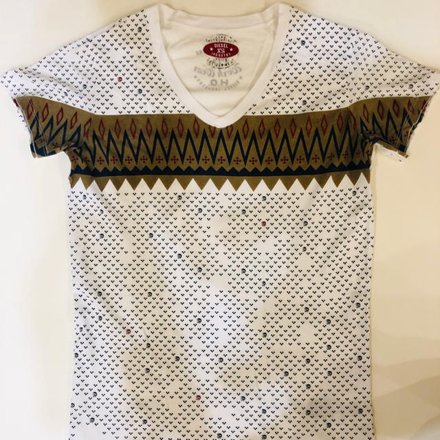 DIESEL(ディーゼル)のDIESEI ディーゼル　Tシャツ　Vネック　最低価格 メンズのトップス(Tシャツ/カットソー(半袖/袖なし))の商品写真