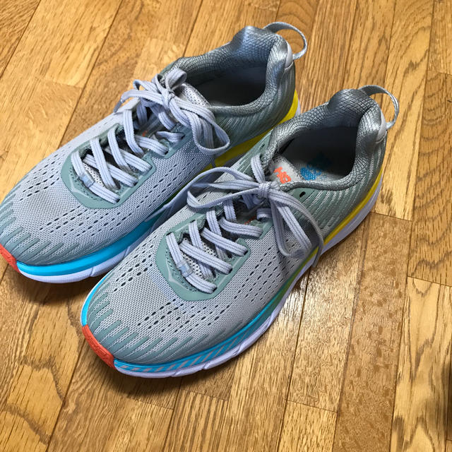 ホカオネオネ　HOKAONEONE CLIFTON5