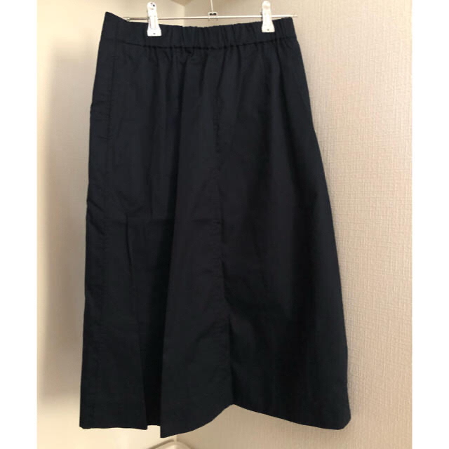 UNIQLO(ユニクロ)のユニクロ　ラップスカート　ネイビー レディースのスカート(ひざ丈スカート)の商品写真