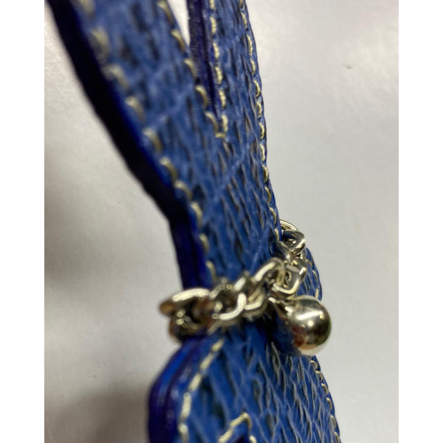 サメ革　ウサギ型キーホルダー【青】 レディースのファッション小物(キーホルダー)の商品写真