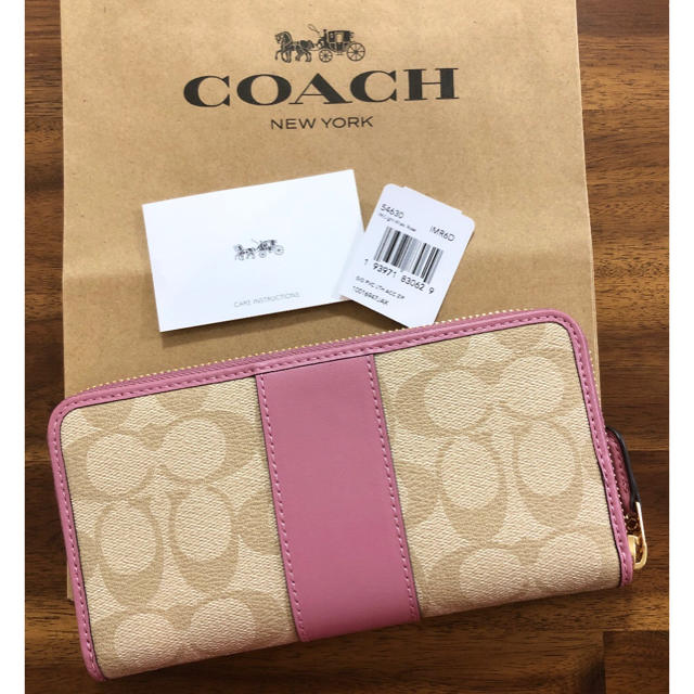 新作　新品　COACH　長財布