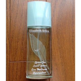 エリザベスアーデン(Elizabeth Arden)のElizabeth ardenの香水です(香水(女性用))