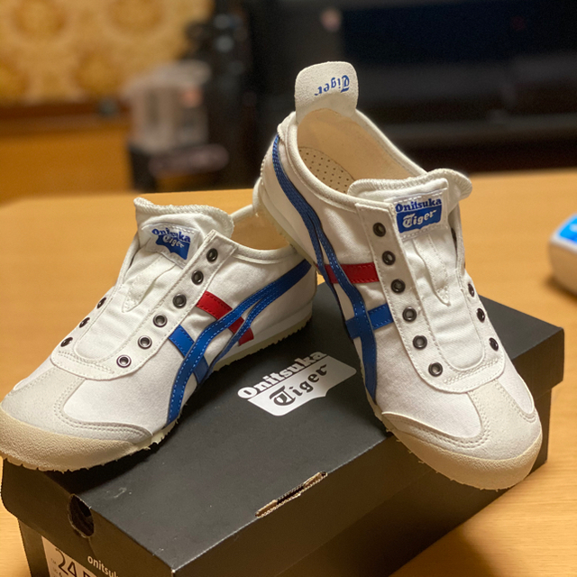 Onitsuka Tiger(オニツカタイガー)のオニツカタイガー　Mexico66スリッポンCVトリコロールどうですか？ メンズの靴/シューズ(スニーカー)の商品写真