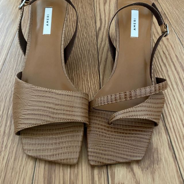 Ameri Vintage ASYMMETRY THONG SANDAL