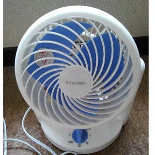 ヤマゼン(山善)のDesk Fan YDT-F184 18cm卓上扇風機ホワイトブルー(その他)