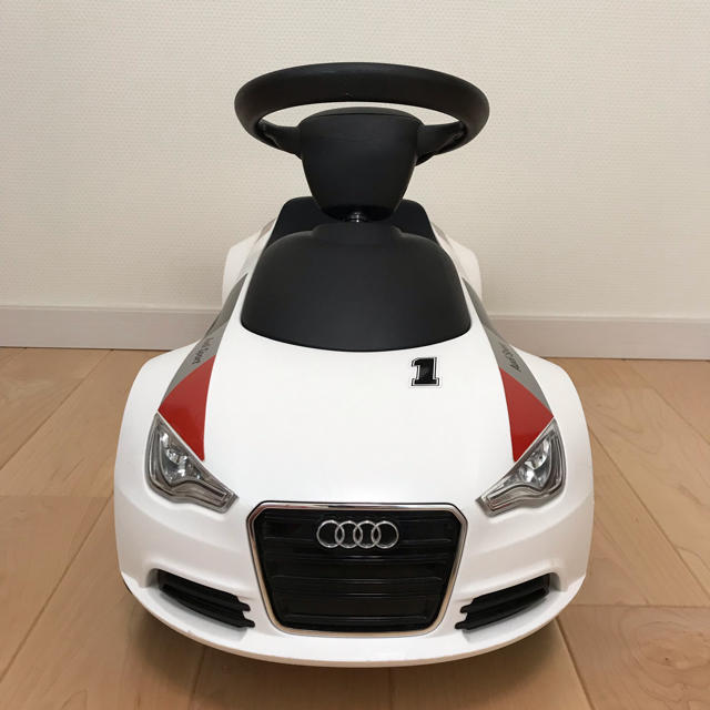 AUDI(アウディ)のAudi 子供用 車 自動車 カー キッズ/ベビー/マタニティのおもちゃ(電車のおもちゃ/車)の商品写真