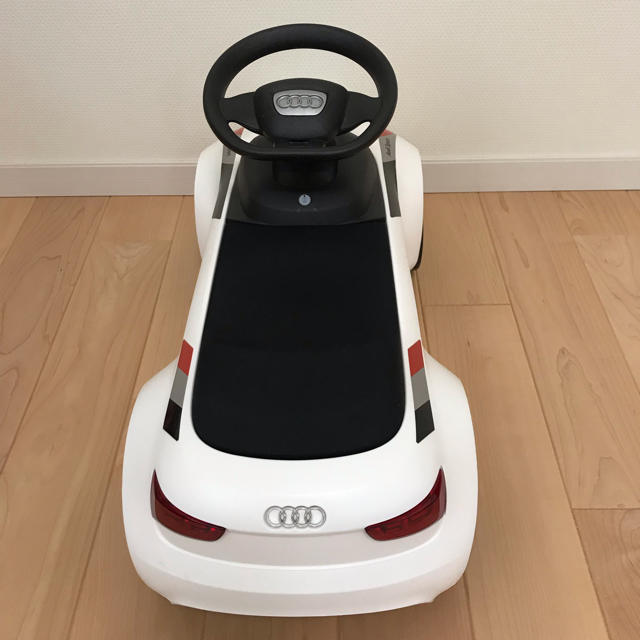 AUDI(アウディ)のAudi 子供用 車 自動車 カー キッズ/ベビー/マタニティのおもちゃ(電車のおもちゃ/車)の商品写真