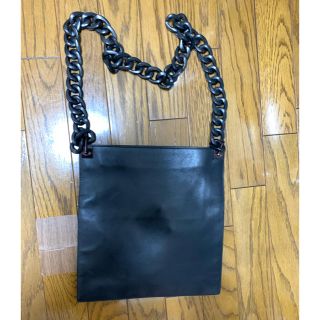 グッチ(GUCCI)の13万以上　正規品　グッチ　GUCCI ショルダーバッグ　チェーン　レザー　黒(ショルダーバッグ)