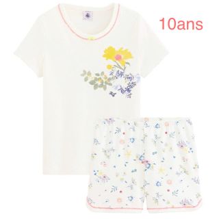 プチバトー(PETIT BATEAU)のプチバトー　新品タグ付き花柄パジャマ　10ans/140cm(パジャマ)