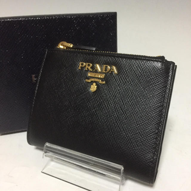 PRADA 未使用 黒 二つ折り財布 サフィアーノ レザー プラダ