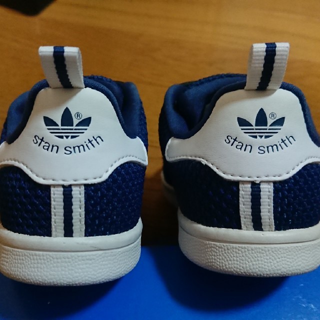 adidas(アディダス)のadidas スタンスミス ベルクロ スニーカー 16.5cm キッズ/ベビー/マタニティのキッズ靴/シューズ(15cm~)(スニーカー)の商品写真