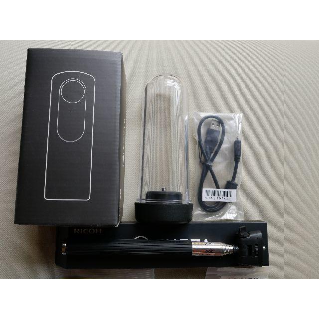 RICOH(リコー)のRICOH THETA V メタリックグレー（付属品多数） スマホ/家電/カメラのカメラ(コンパクトデジタルカメラ)の商品写真