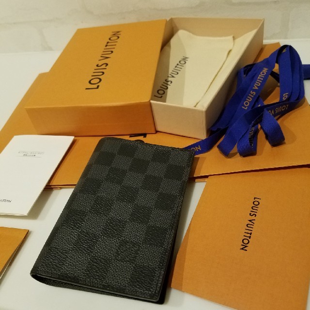 LOUIS VUITTON - ルイヴィトン パスポートケース 新品未使用 ダミエグラフィットの通販 by V7｜ルイヴィトンならラクマ