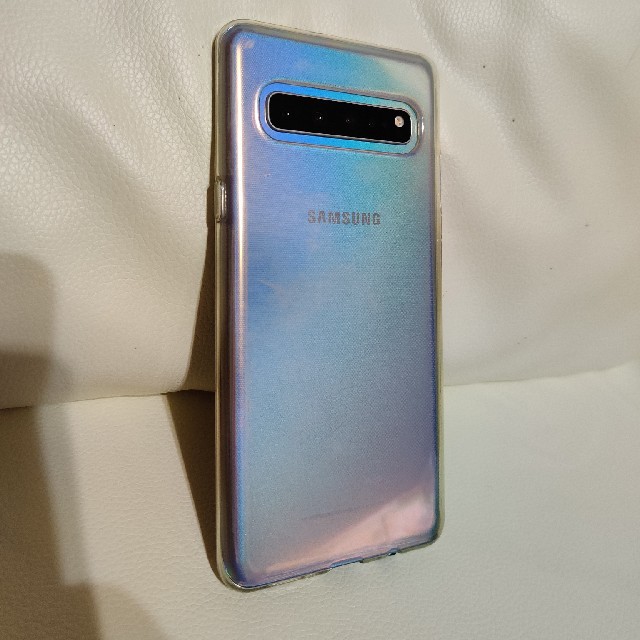 Galaxy(ギャラクシー)のGalaxy S10 5G 新品同様 シルバー8GB 256GB傷なし スマホ/家電/カメラのスマートフォン/携帯電話(スマートフォン本体)の商品写真