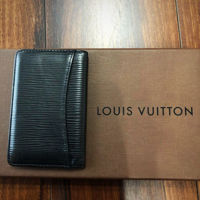 LOUIS VUITTON(ルイヴィトン)のルイヴィトン エピ　パスケース　名刺入れ メンズのファッション小物(名刺入れ/定期入れ)の商品写真