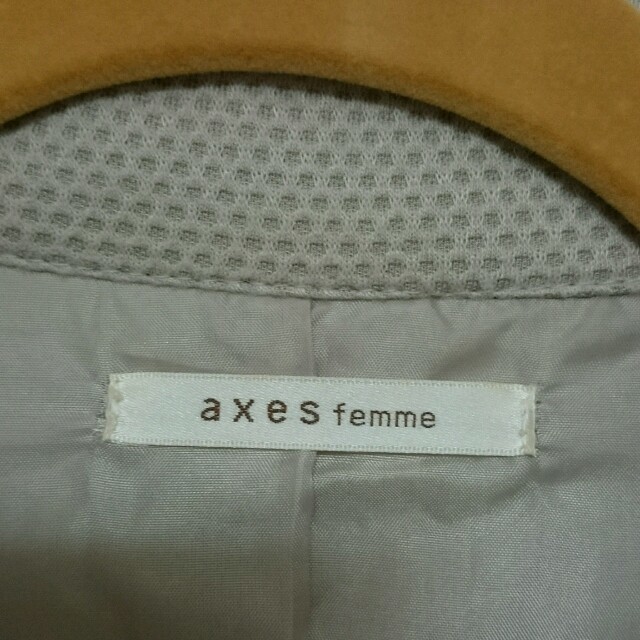 axes femme(アクシーズファム)のaxes femme ベージュジャケット レディースのジャケット/アウター(テーラードジャケット)の商品写真
