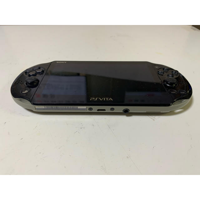 PlayStation Vita(プレイステーションヴィータ)のソニー・ＰＳビータ！モデル・ＰＣＨ２０００！ エンタメ/ホビーのゲームソフト/ゲーム機本体(携帯用ゲーム機本体)の商品写真