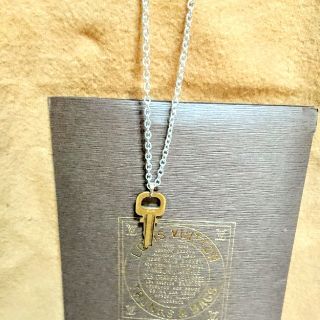 ルイヴィトン(LOUIS VUITTON)のルイヴィトン カデナ鍵 ネックレス！(ネックレス)