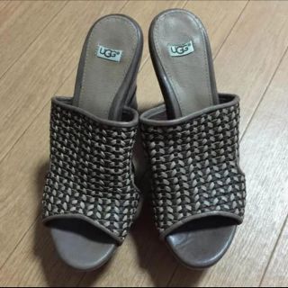 アグ(UGG)のサンダル(サンダル)