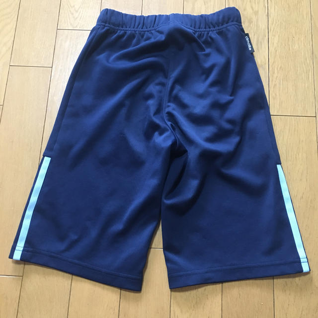 adidas(アディダス)のアディダス　ハーフパンツ　120 キッズ/ベビー/マタニティのキッズ服女の子用(90cm~)(パンツ/スパッツ)の商品写真