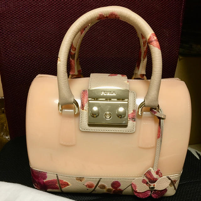 FURLA フルラ  ニコライバーグマンコラボ　キャンディバッグ　ピンクベージュ