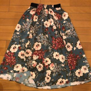 ザラ(ZARA)のZARA 花柄　ロングスカート　美品(ロングスカート)