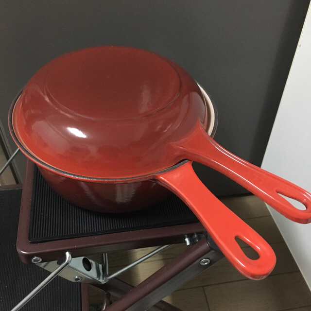 LE CREUSET(ルクルーゼ)のルクルーゼ マルチ・ファンクション 22cm チェリーレッド 美品 インテリア/住まい/日用品のキッチン/食器(鍋/フライパン)の商品写真