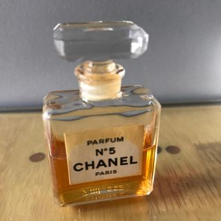 シャネル(CHANEL)のCHANEL No.5  の香水　シャネル(香水(女性用))