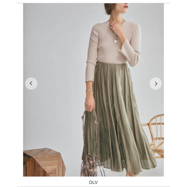Mila Owen(ミラオーウェン)の新品タグ付きmilaowen❤︎タックフレアサテンマキシスカート レディースのスカート(ロングスカート)の商品写真