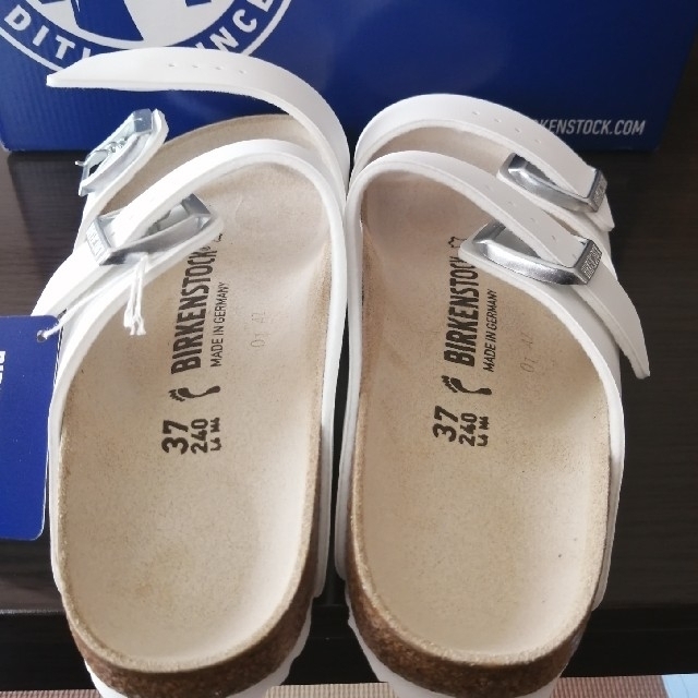 BIRKENSTOCK(ビルケンシュトック)の【新品・未使用・値下中】BIRKENSTOCK アリゾナ bs レディースの靴/シューズ(サンダル)の商品写真