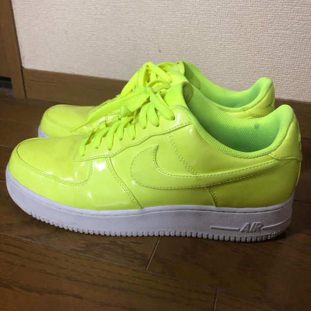 NIKE  スニーカー　蛍光