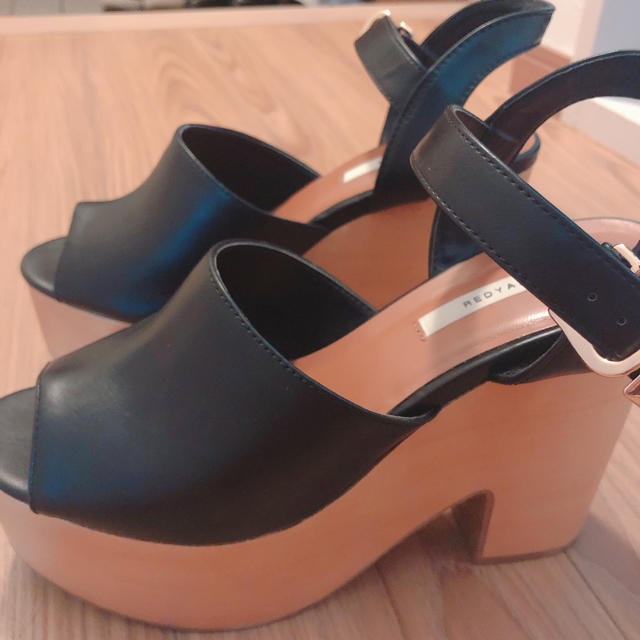 REDYAZEL ブラックサンダル レディースの靴/シューズ(サンダル)の商品写真