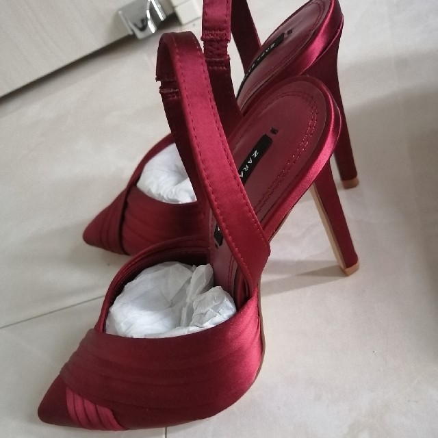 ZARA(ザラ)のZara Red Pumps, 22.5 cm  - New, Unused レディースの靴/シューズ(ハイヒール/パンプス)の商品写真