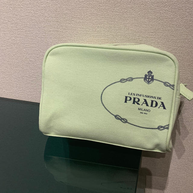 PRADA(プラダ)のプラダノベルティポーチ レディースのファッション小物(ポーチ)の商品写真