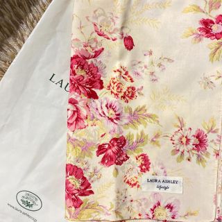 ローラアシュレイ(LAURA ASHLEY)のローラアシュレイ　薔薇のクロス(収納/キッチン雑貨)