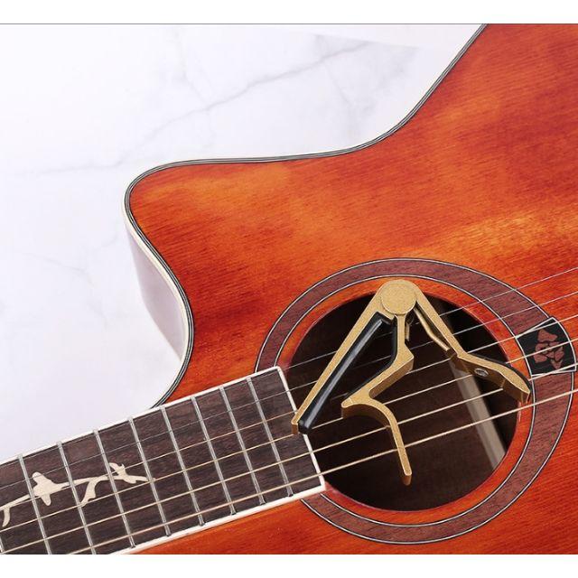新品 ギターカポタスト 合金 ゴールド アコースティック エレキ 楽器のギター(アコースティックギター)の商品写真