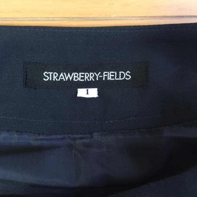 STRAWBERRY-FIELDS(ストロベリーフィールズ)のSTRAWBERRY-FIELDS スカート　春夏用 レディースのスカート(ひざ丈スカート)の商品写真