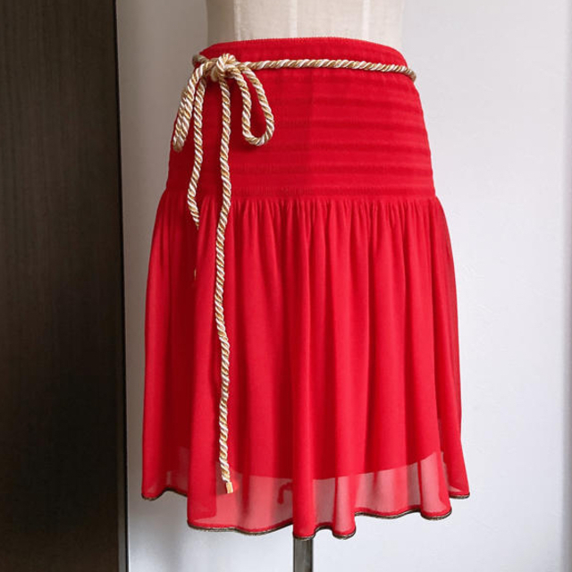 LINGUA FRANCA(リングァフランカ)の美品 シルク レッド ヒモ付き コムミニスカート レディースのスカート(ミニスカート)の商品写真